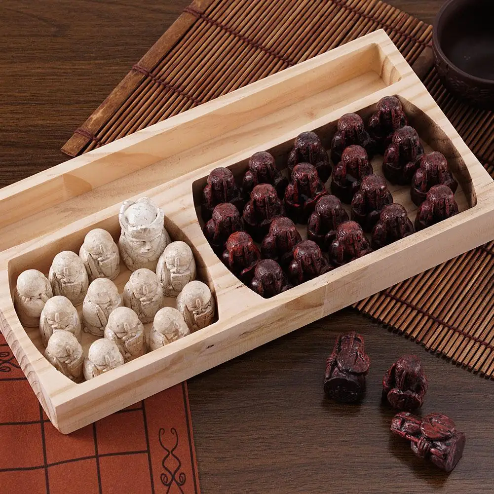 Hnefatafl vikingaschack i trälåda